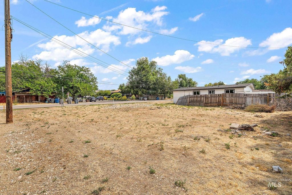 975 Patrick, Boise, ID 83709 photo 3