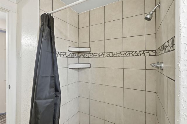 730 Vista Del Camino Street SW, Albuquerque, NM 87105