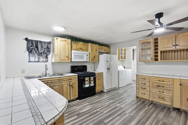 730 Vista Del Camino Street SW, Albuquerque, NM 87105