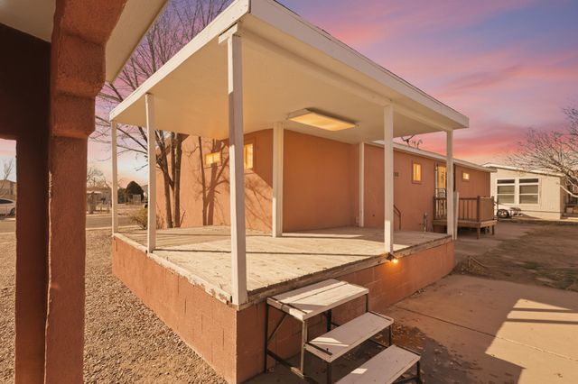 730 Vista Del Camino Street SW, Albuquerque, NM 87105