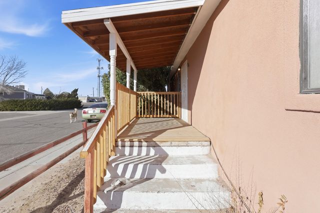 730 Vista Del Camino Street SW, Albuquerque, NM 87105