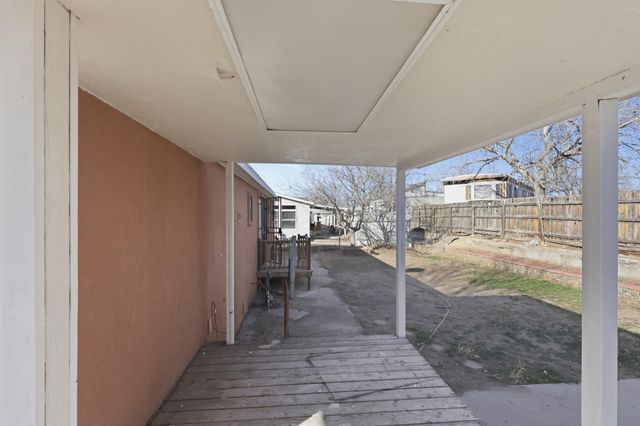 730 Vista Del Camino Street SW, Albuquerque, NM 87105