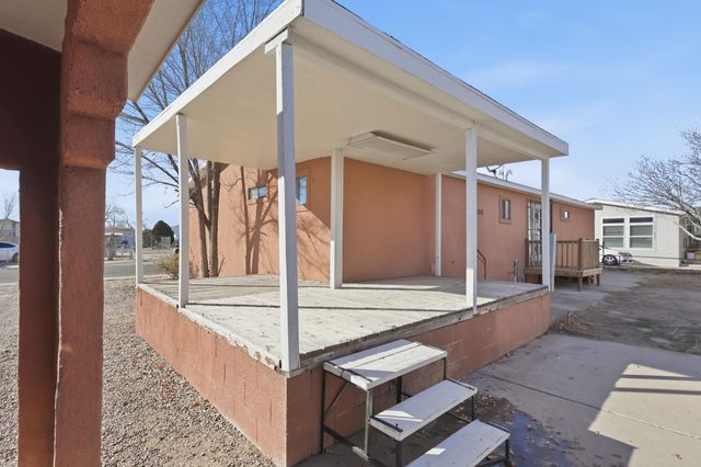 730 Vista Del Camino Street SW, Albuquerque, NM 87105