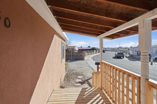 730 Vista Del Camino Street SW, Albuquerque, NM 87105