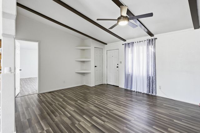 730 Vista Del Camino Street SW, Albuquerque, NM 87105