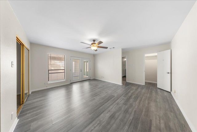 10900 Crown Colony DR B, Austin, TX 78747