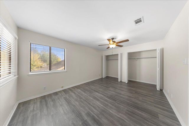 10900 Crown Colony DR B, Austin, TX 78747