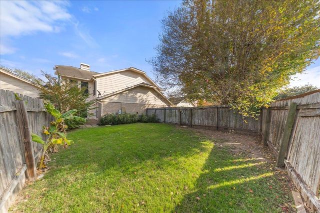 10900 Crown Colony DR B, Austin, TX 78747