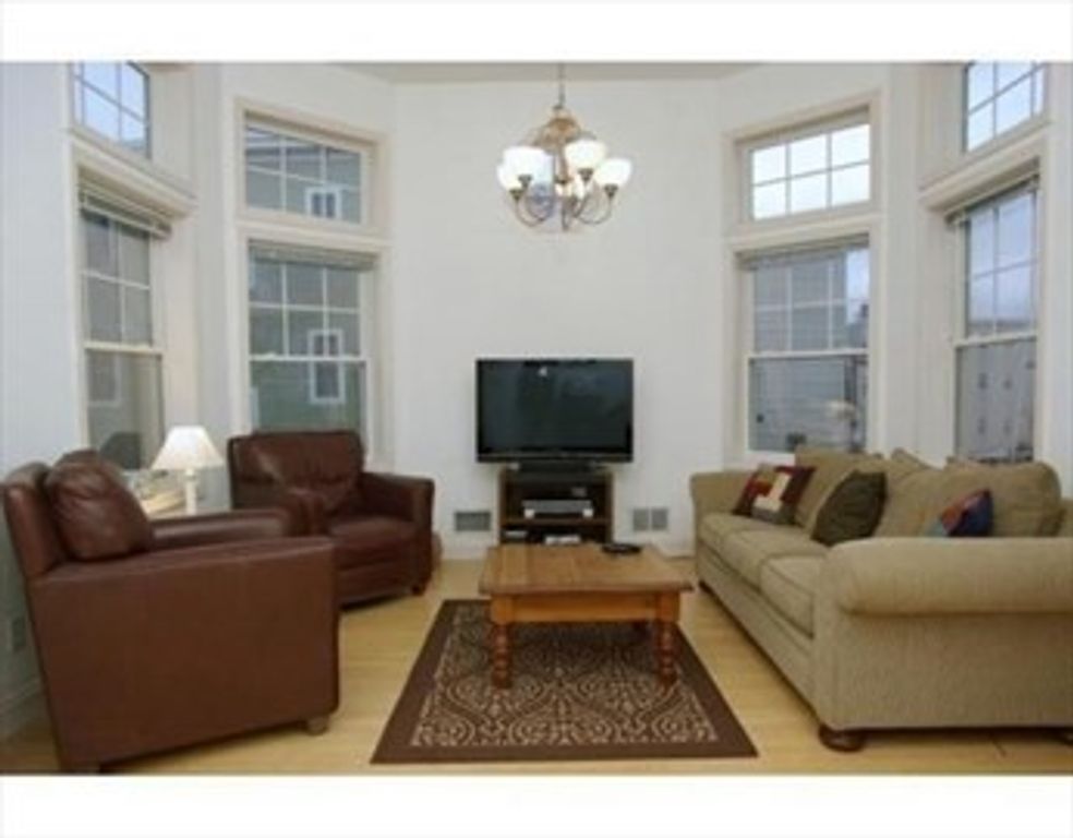 111 W 8th St K, Boston, MA 02127