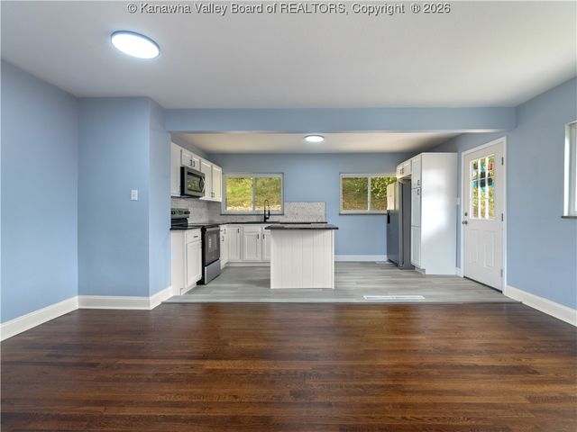 914 Park Drive, Dunbar, WV 25064