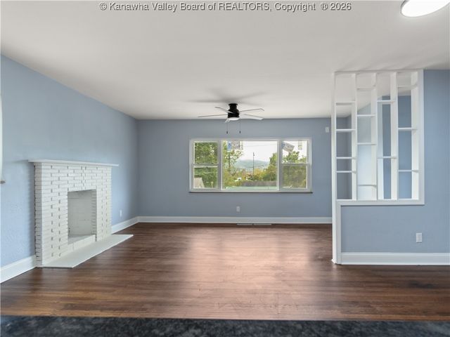 914 Park Drive, Dunbar, WV 25064