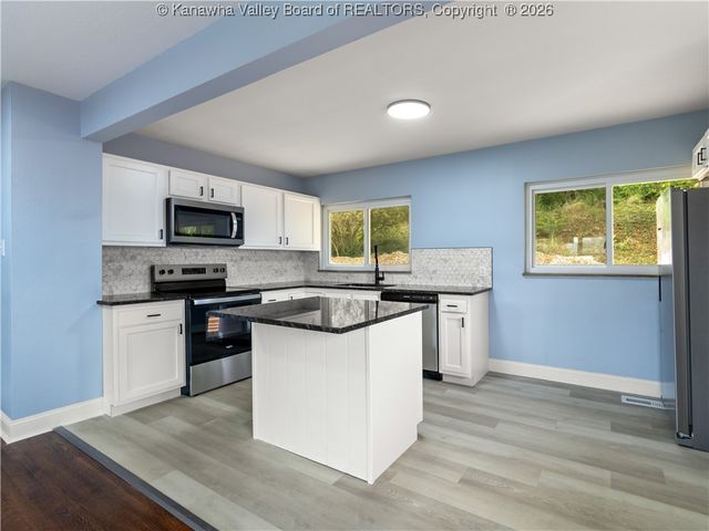 914 Park Drive, Dunbar, WV 25064