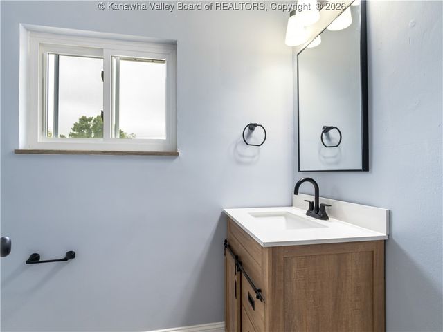 914 Park Drive, Dunbar, WV 25064