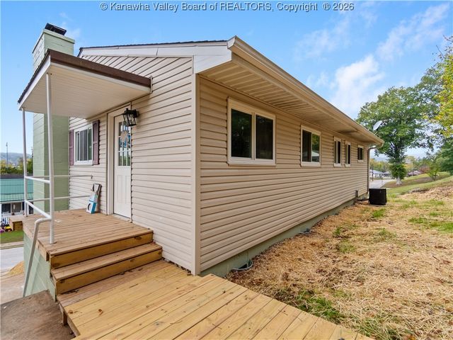 914 Park Drive, Dunbar, WV 25064