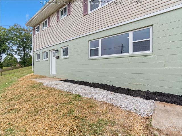 914 Park Drive, Dunbar, WV 25064