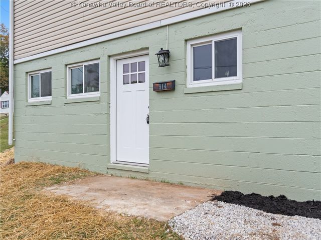 914 Park Drive, Dunbar, WV 25064