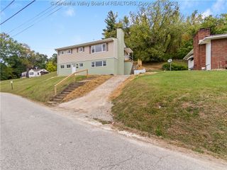 914 Park Drive, Dunbar, WV 25064