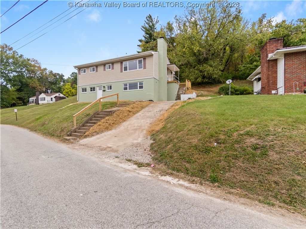 914 Park Drive, Dunbar, WV 25064