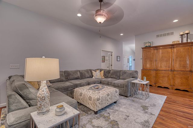 4504 Mystic Court, Evansville, IN 47715