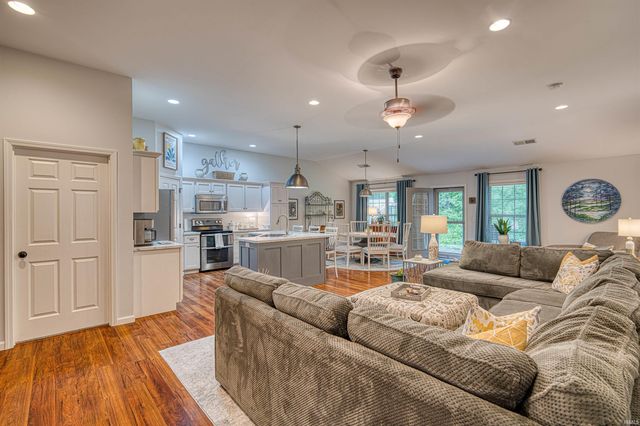 4504 Mystic Court, Evansville, IN 47715
