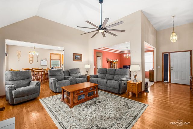 1324 Hickory Ridge Drive, Montgomery, IL 60538