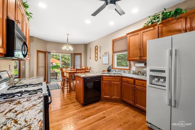 1324 Hickory Ridge Drive, Montgomery, IL 60538