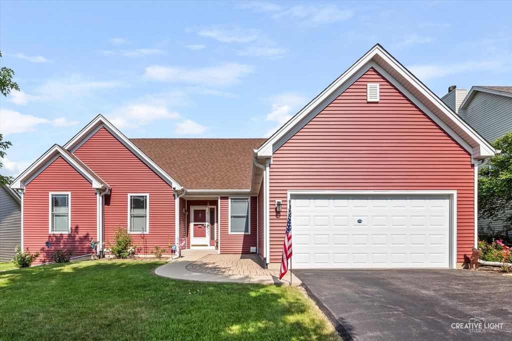 1324 Hickory Ridge Drive, Montgomery, IL 60538
