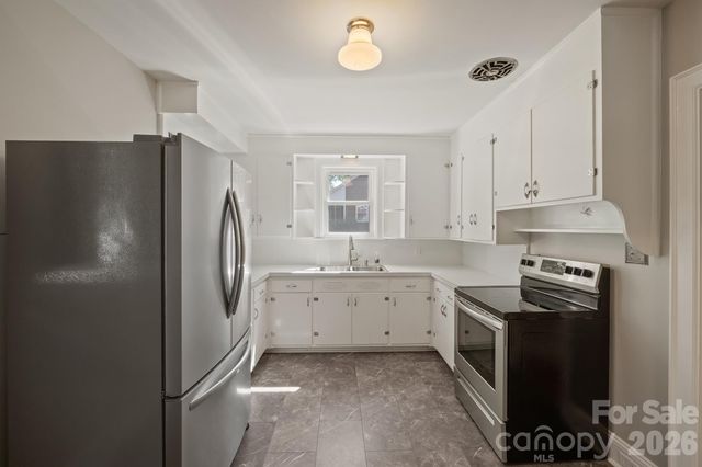 419 1st Avenue N, Conover, NC 28613