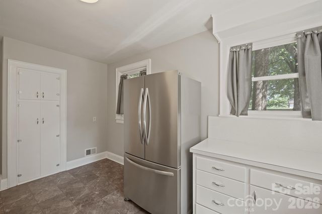 419 1st Avenue N, Conover, NC 28613