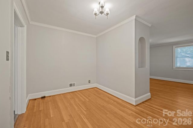 419 1st Avenue N, Conover, NC 28613