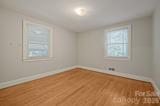 419 1st Avenue N, Conover, NC 28613