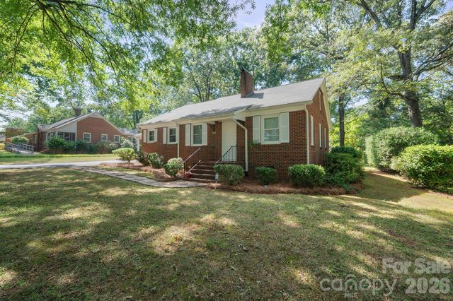 419 1st Avenue N, Conover, NC 28613