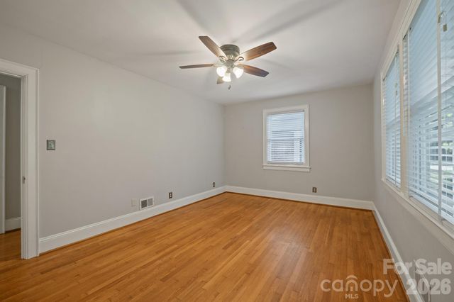 419 1st Avenue N, Conover, NC 28613
