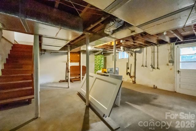 419 1st Avenue N, Conover, NC 28613