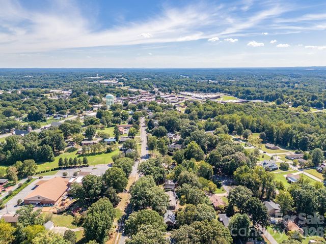 419 1st Avenue N, Conover, NC 28613