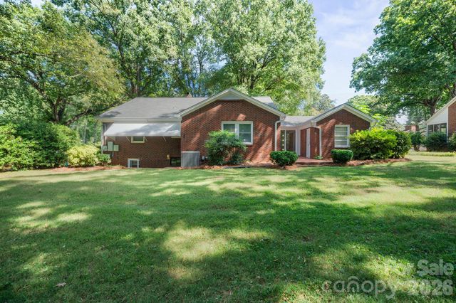 419 1st Avenue N, Conover, NC 28613