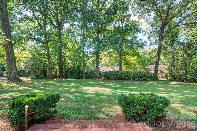 419 1st Avenue N, Conover, NC 28613