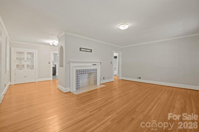 419 1st Avenue N, Conover, NC 28613