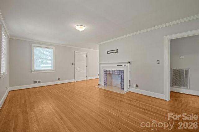 419 1st Avenue N, Conover, NC 28613