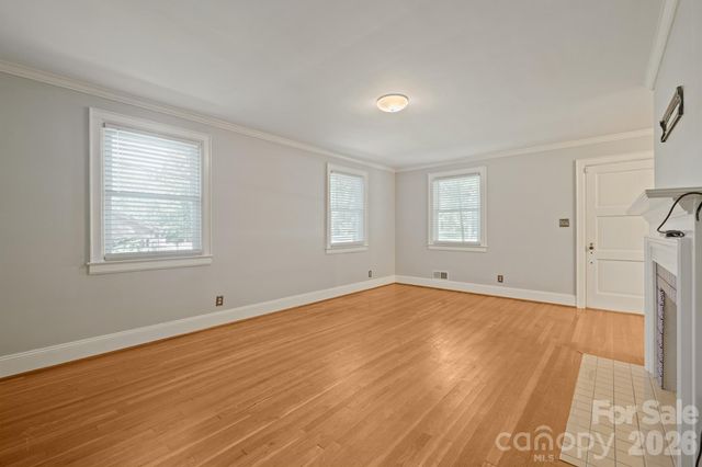419 1st Avenue N, Conover, NC 28613