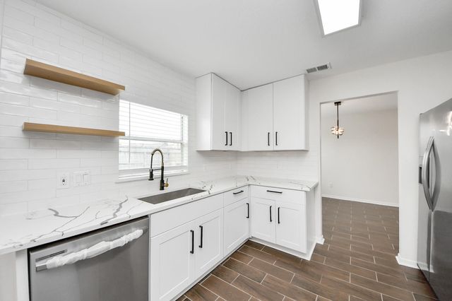 922 Calm Creek Court, Channelview, TX 77530
