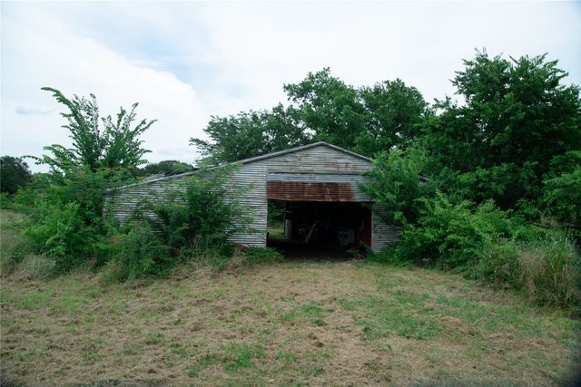 5997 County Road 3214, Lone Oak, TX 75453