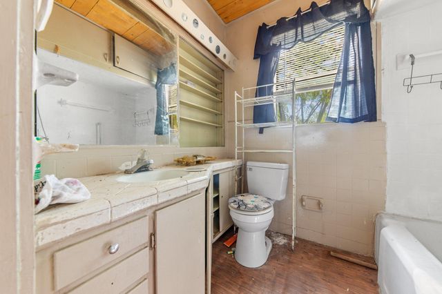 103 E Avenue H, Buckholts, TX 76518