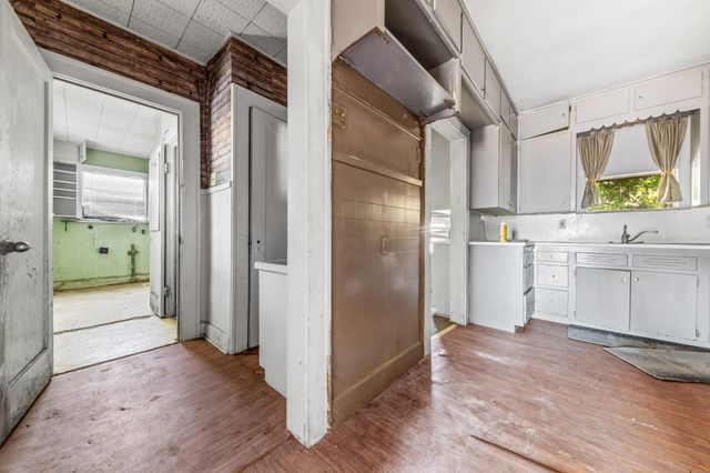 103 E Avenue H, Buckholts, TX 76518