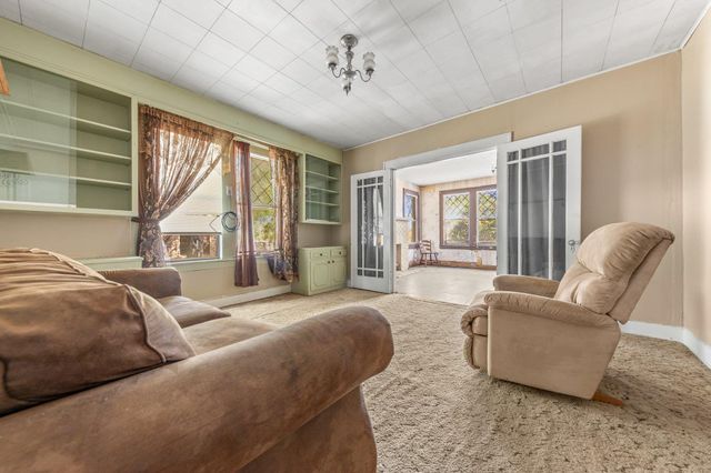 103 E Avenue H, Buckholts, TX 76518