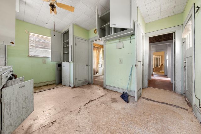 103 E Avenue H, Buckholts, TX 76518