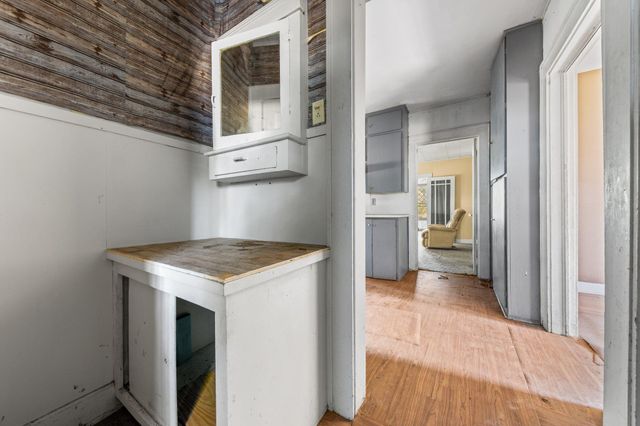 103 E Avenue H, Buckholts, TX 76518