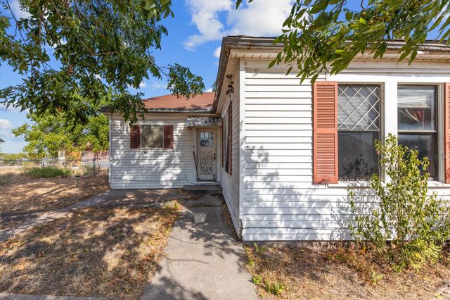 103 E Avenue H, Buckholts, TX 76518