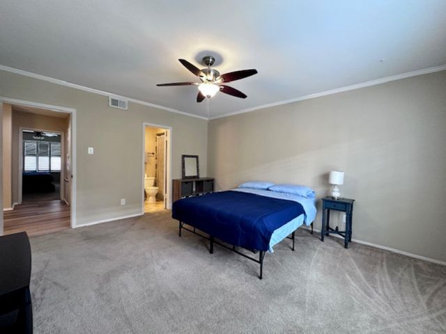 2228 S Piney Point Rd 109, Houston, TX 77063