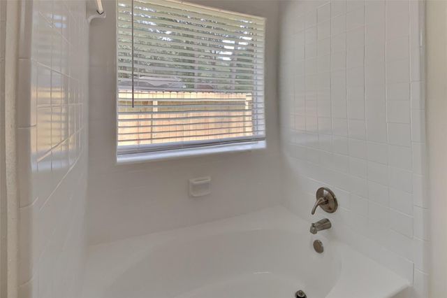 2631 Sherwood Hollow Lane, Houston, TX 77339